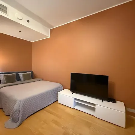 Modern High-rise In Apartment